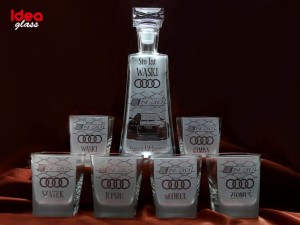 KARAFKA SKOŚNA 0,7 l + 6 szklanek do whisky- URODZINY kierowca/miłośnik AUDI TN30, ze zdjęciem! (1)