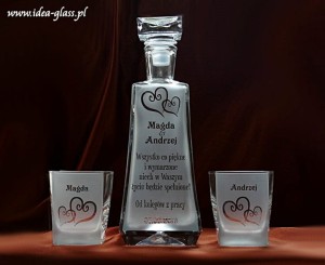 KARAFKA SKOŚNA 0,7 l + 2 szklanki do whisky- PREZENT NA ŚLUB (1)