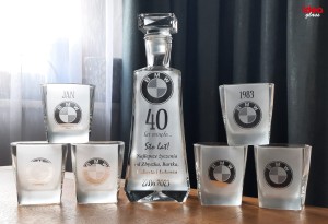 KARAFKA SKOŚNA 0,7 l + 6 szklanek do whisky- URODZINY kierowca/miłośnik BMW (1)