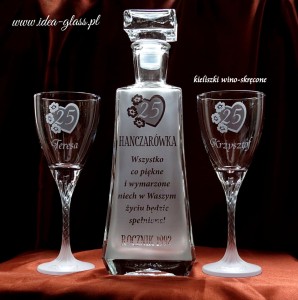 KARAFKA SKOŚNA 0,7 l + 2 kieliszki do wina/szampana - ROCZNICA ŚLUBU (1)