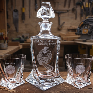 Bohemia KARAFKA QUADRO 0,85 l + 2 szklanki do whisky- STOLARZ/PILARZ